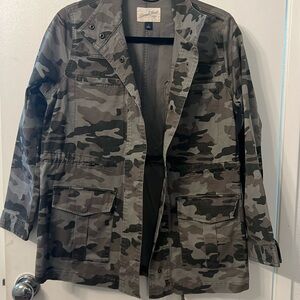 Camo print jacket and vest